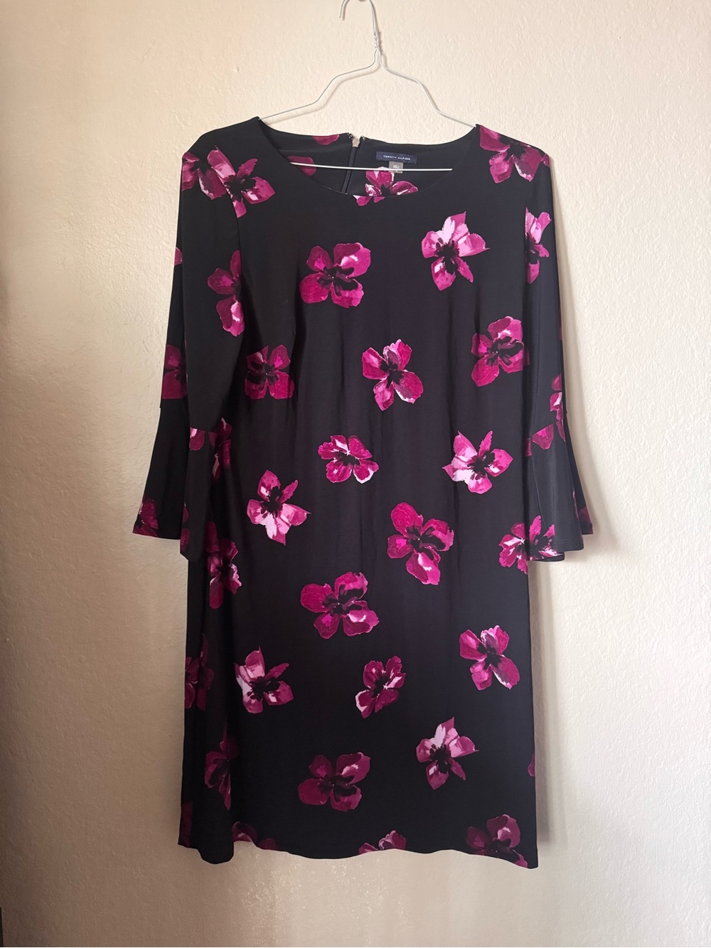 Tomm hillier black pink floral bell sleeve shift dress size 14